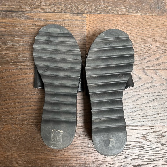 Black L’Intervalle Sandals - Picture 8 of 10